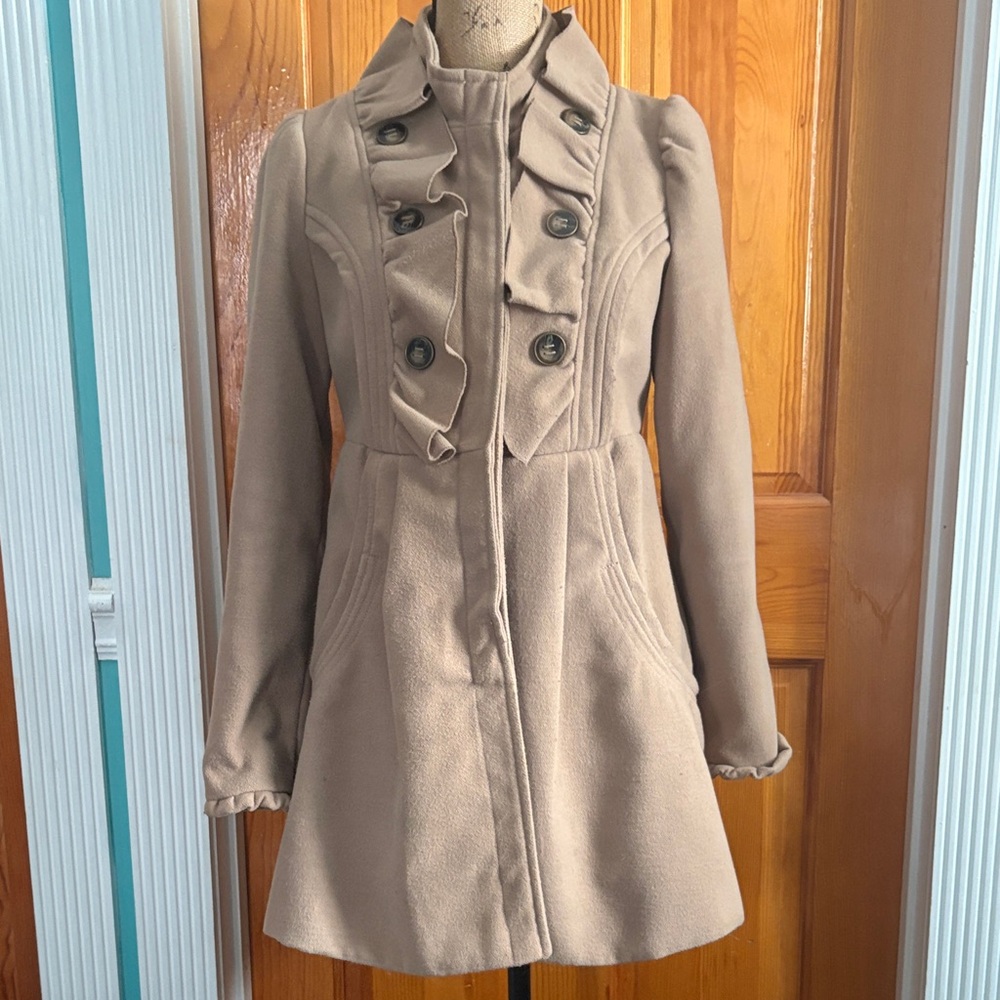 Elegant Jolt M  Tan Double-Breasted Women's Coat